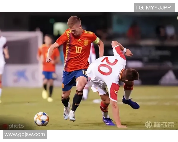 图兵工厂与迪纳摩的激烈对决揭示了足球战术的深层次博弈与球队实力的较量 图兵工厂与迪纳摩的激烈对决揭示了足球战术的深层次博弈与球队实力的较量