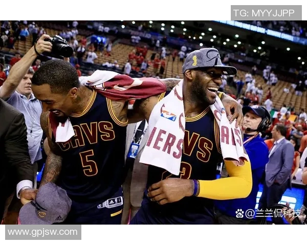 湖人队与活塞队激战正酣球迷期待精彩对决与绝佳表现