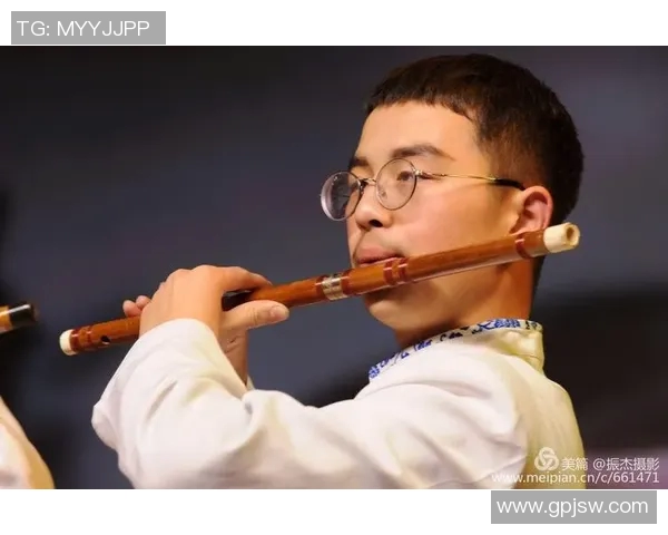 许钟豪的成长之路与奋斗历程揭示了新时代青年的梦想与坚持