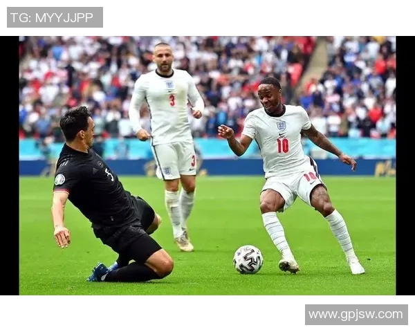 马其顿迎战波兰欧预赛激战在即球迷期待精彩对决 马其顿迎战波兰欧预赛激战在即球迷期待精彩对决