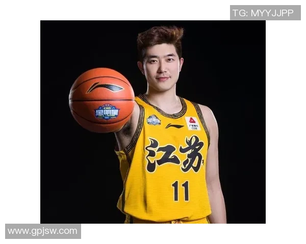 吴冠希：从篮球新星到国家队核心的成长之路与未来展望